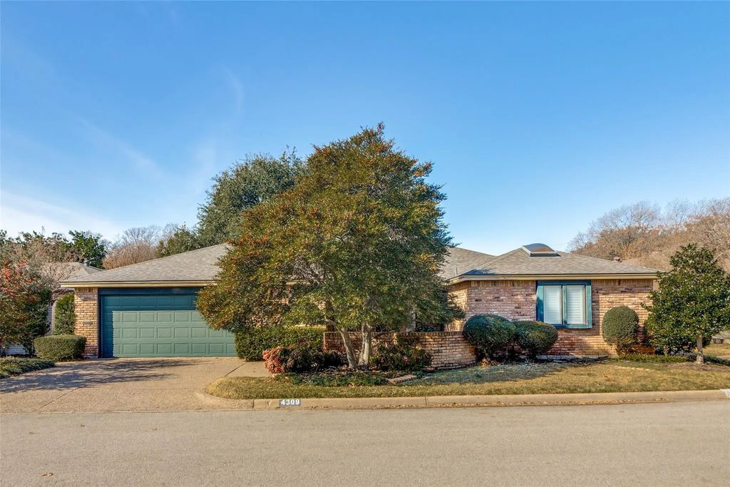 4309 Hartwood Circle, Fort Worth