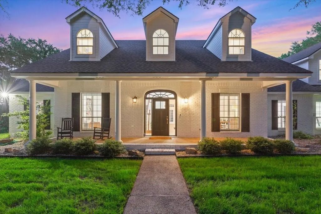 1061 Hidden Valley Court, Waco