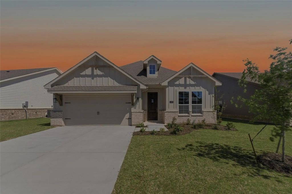 1225 Sabine River Lane, Springtown
