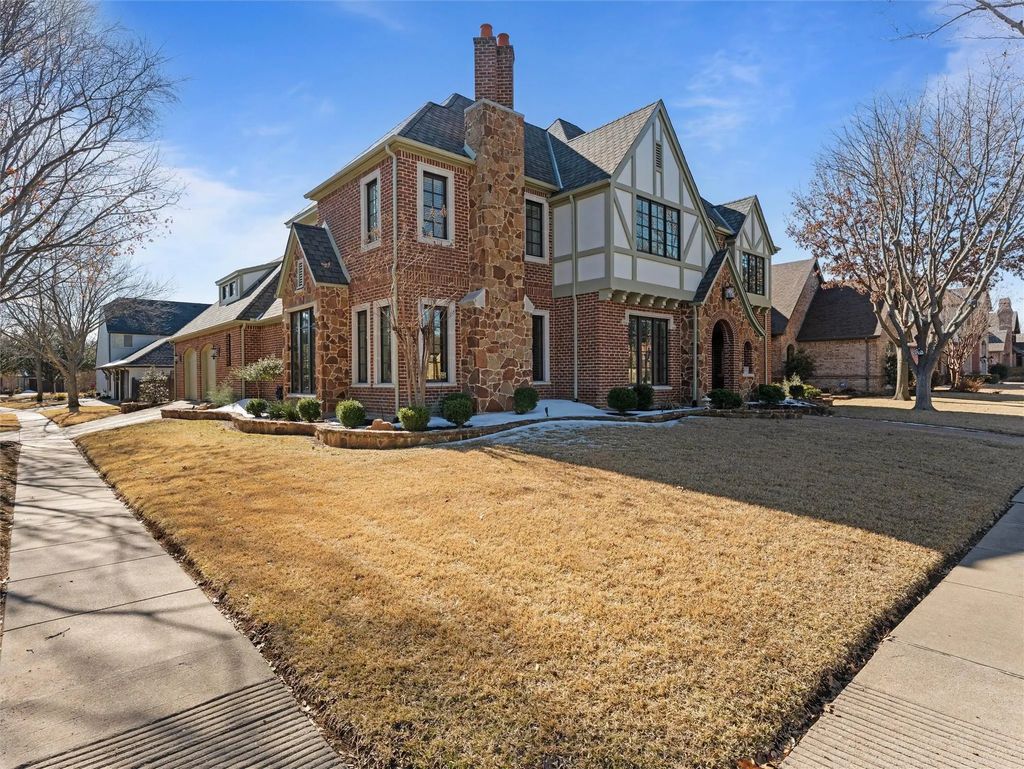2114 Castle Creek Drive, Mansfield