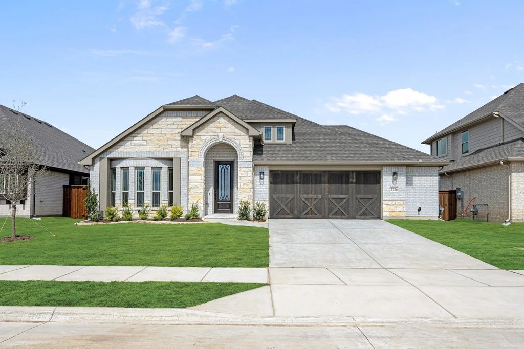 2726 Railway Street, Forney
