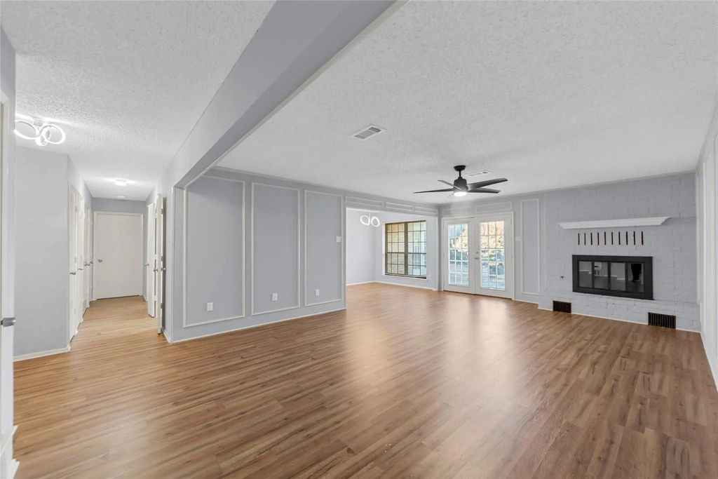 2827 Cross Timbers Drive, Irving