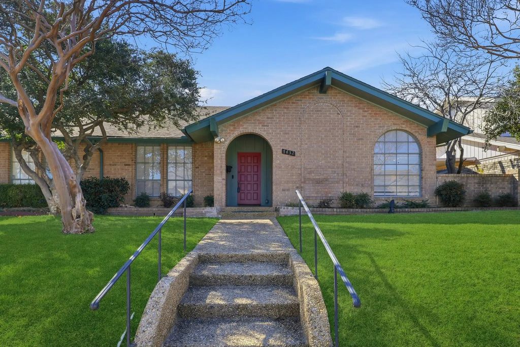 7432 Woodthrush Drive, Dallas