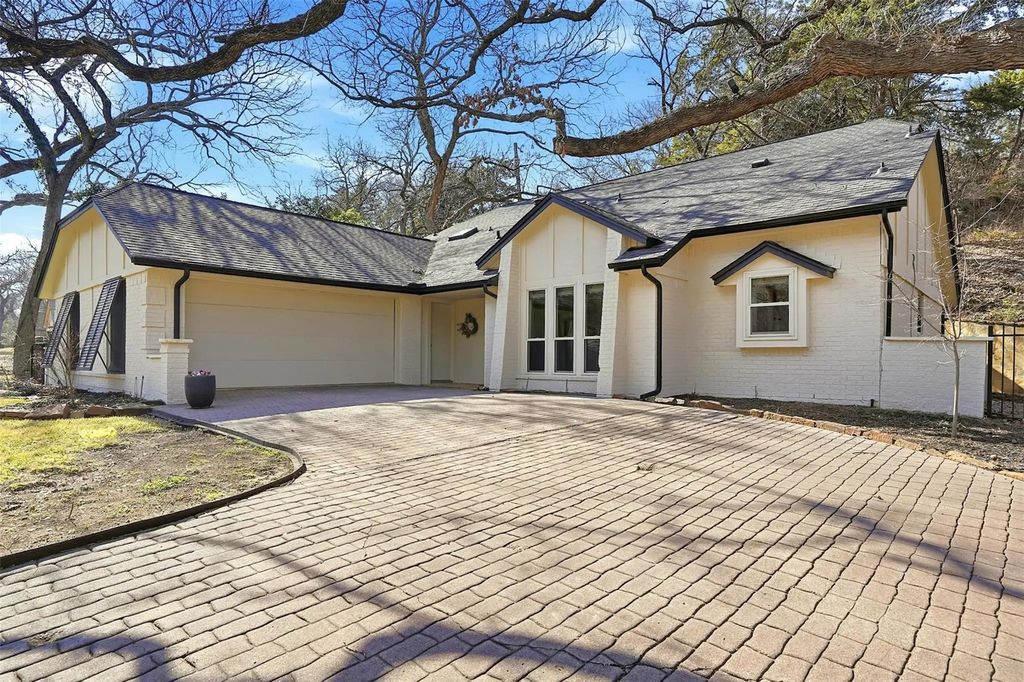 907 Sleepy Hollow Drive, Cedar Hill