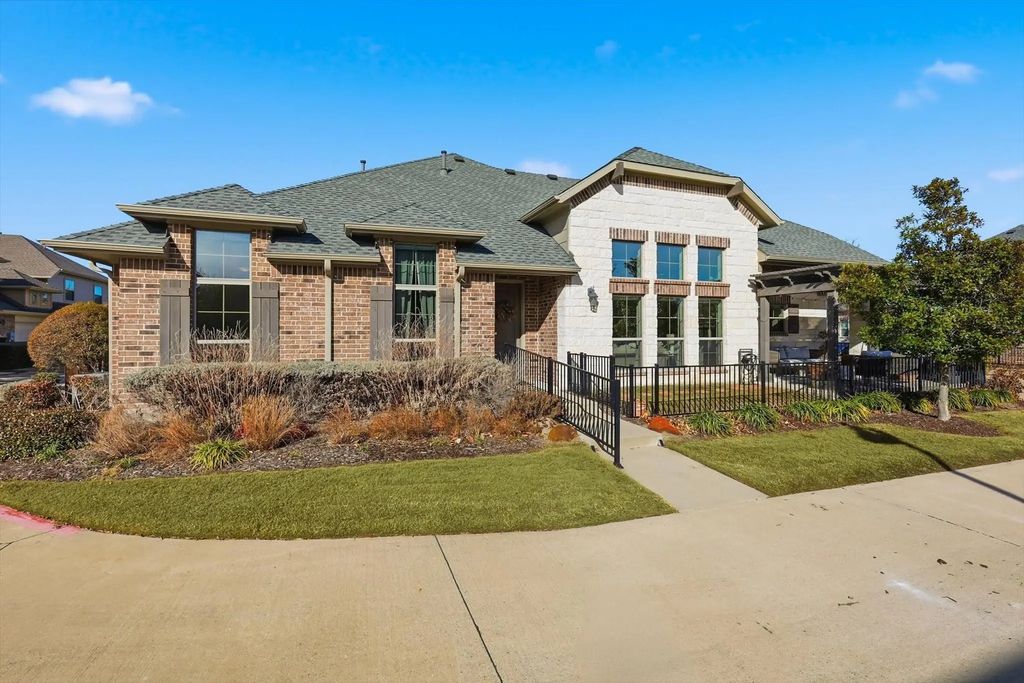 401 Lavender Lane, Fairview