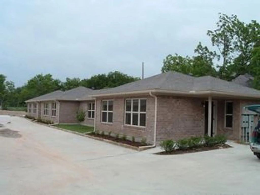 228 S Line Street 103, Weatherford