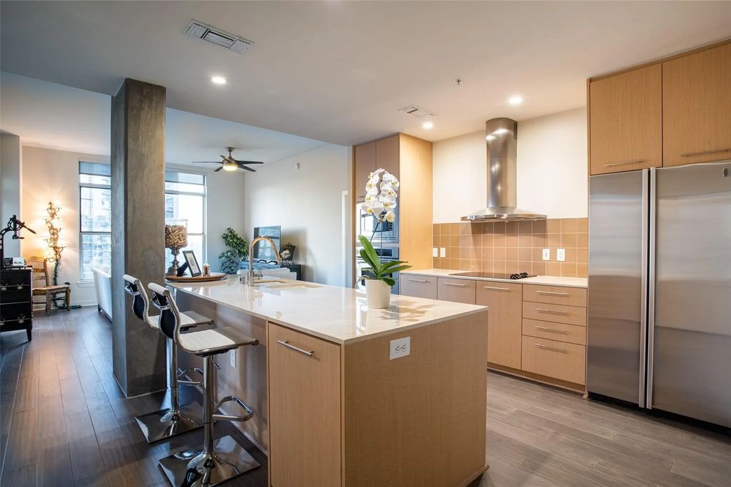 2323 N Houston Street 613, Dallas
