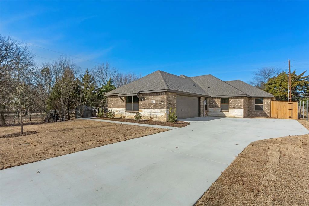 120 E Southbrook Drive, Glenn Heights