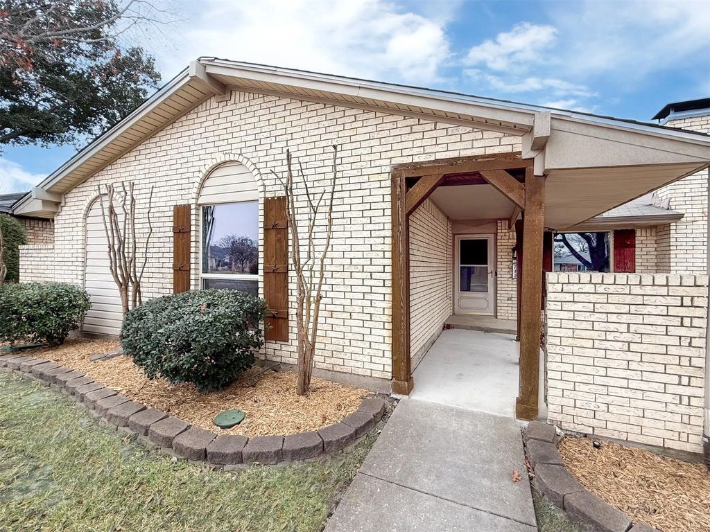 742 Maple Glen Drive, Garland