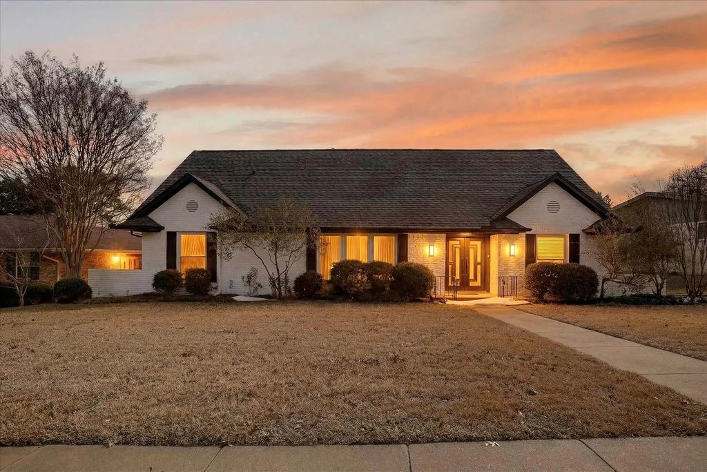 10132 Medlock Drive, Dallas