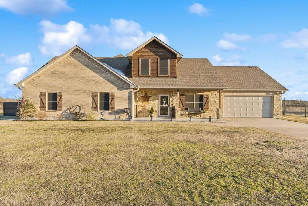 15198 Saddle Ridge Circle, Terrell