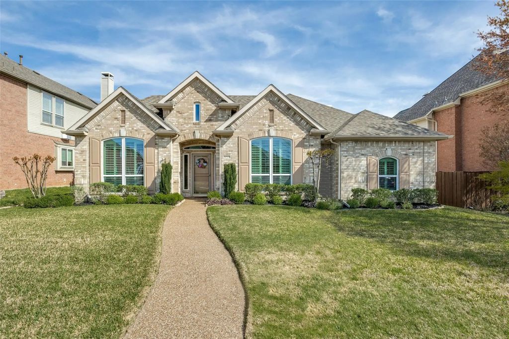 6733 Waterway Court, Plano
