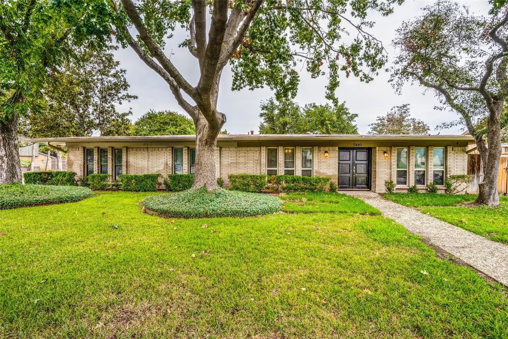7507 Meadow Oaks Drive, Dallas