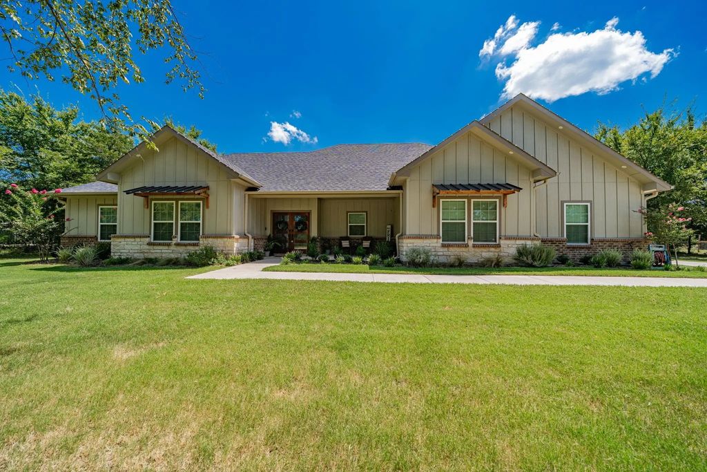 7679 Caddo Creek Road, Quinlan