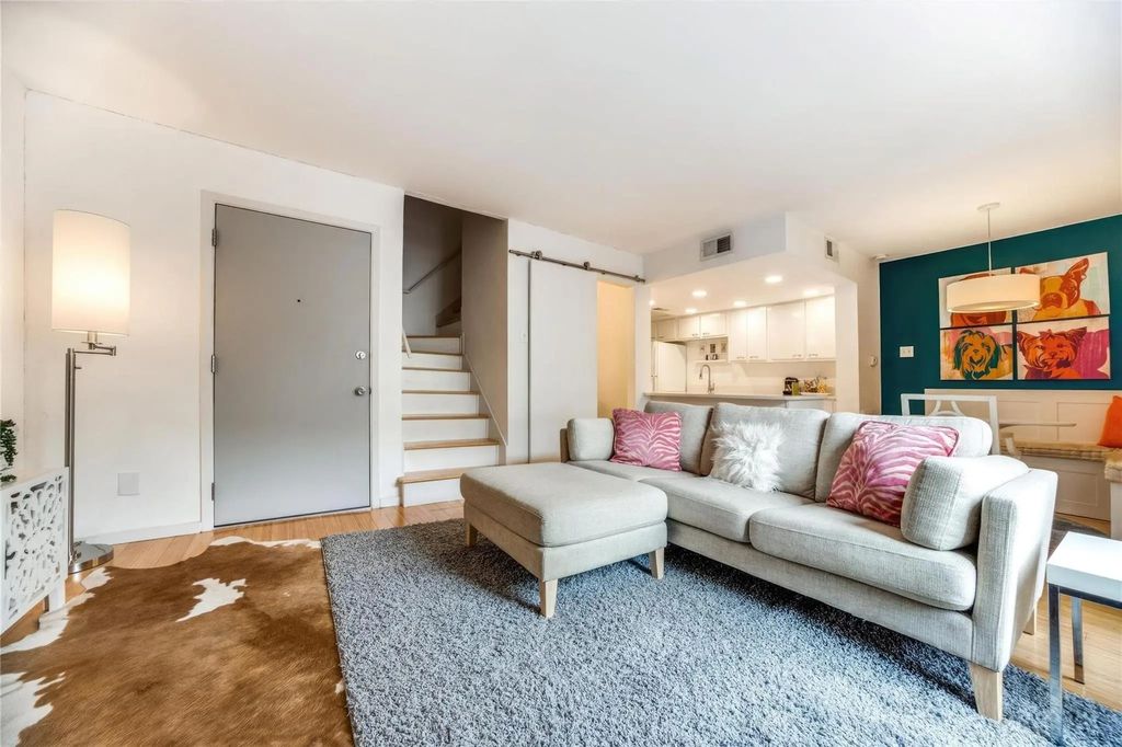 4044 Buena Vista Street 220, Dallas