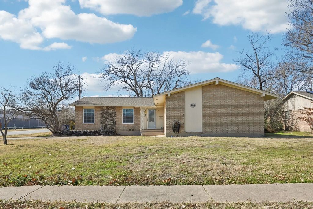 596 Surf Street, Lewisville