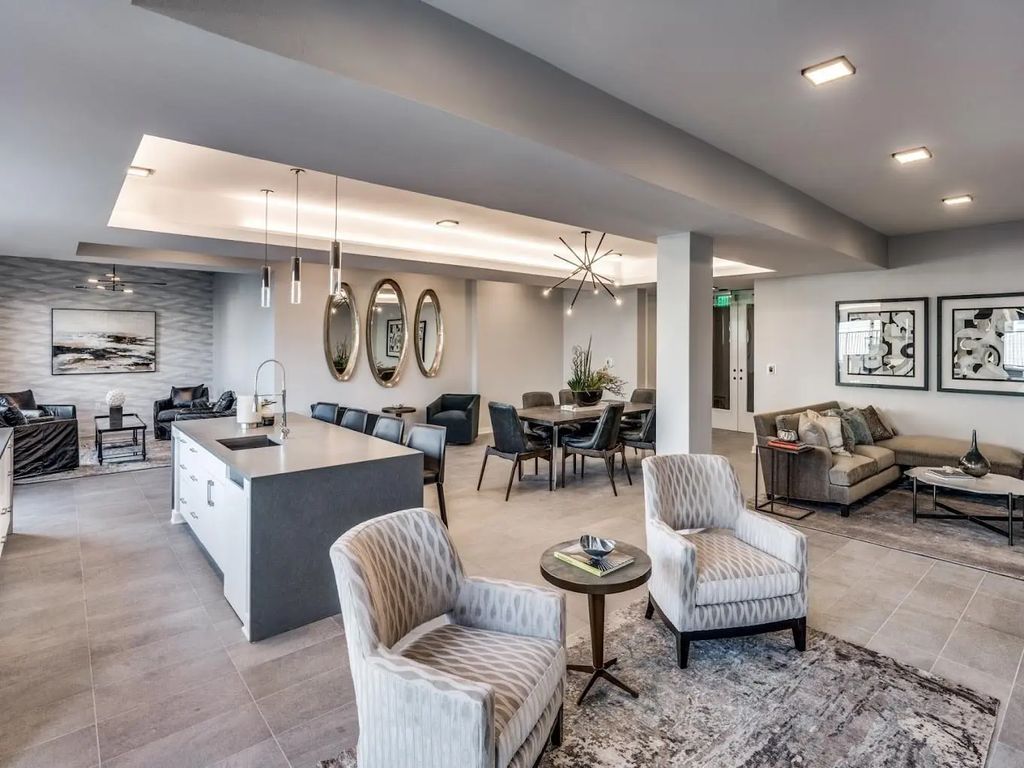 7450 Coronado Avenue 302, Dallas