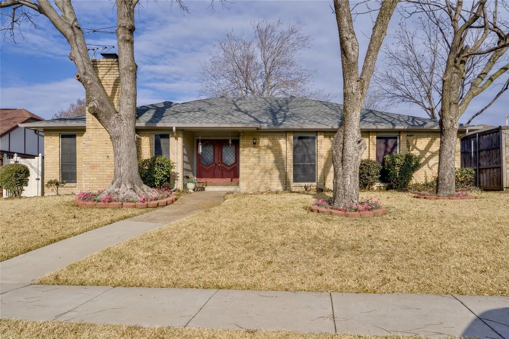 729 Maple Glen Drive, Garland
