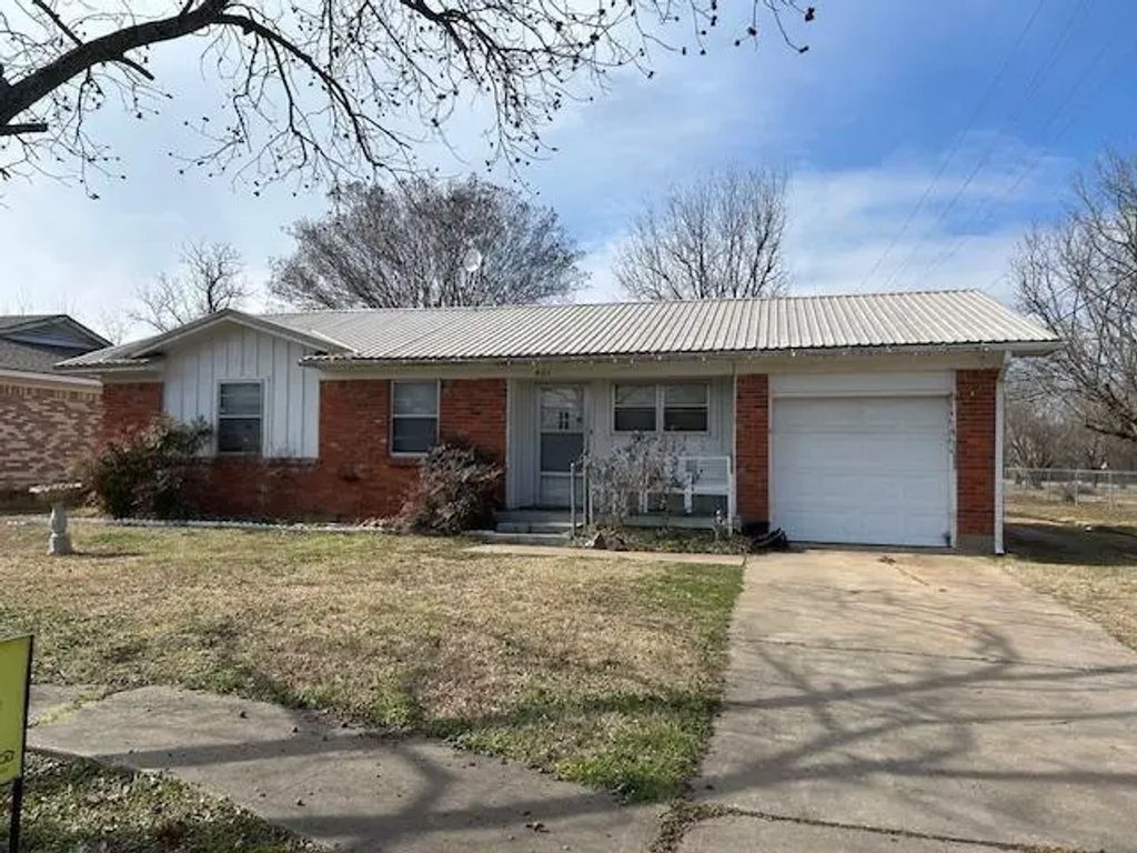 401 S Carter Street, Whitewright