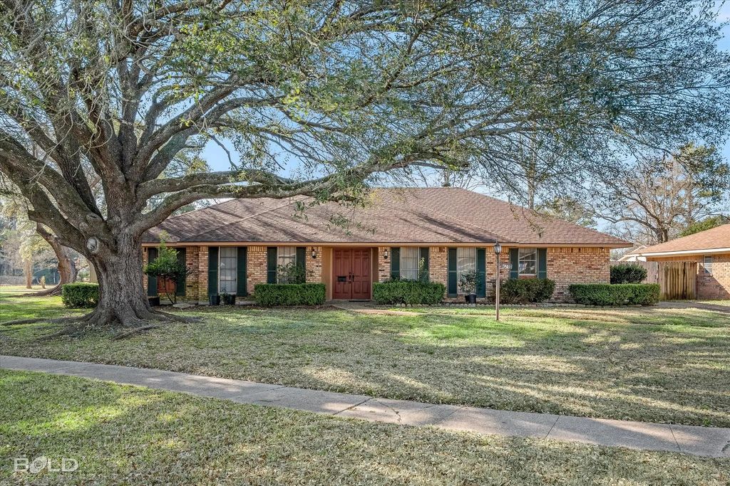 429 Kenshire Court, Shreveport
