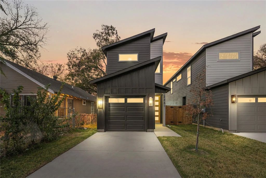 2331 Bethurum Avenue, Dallas