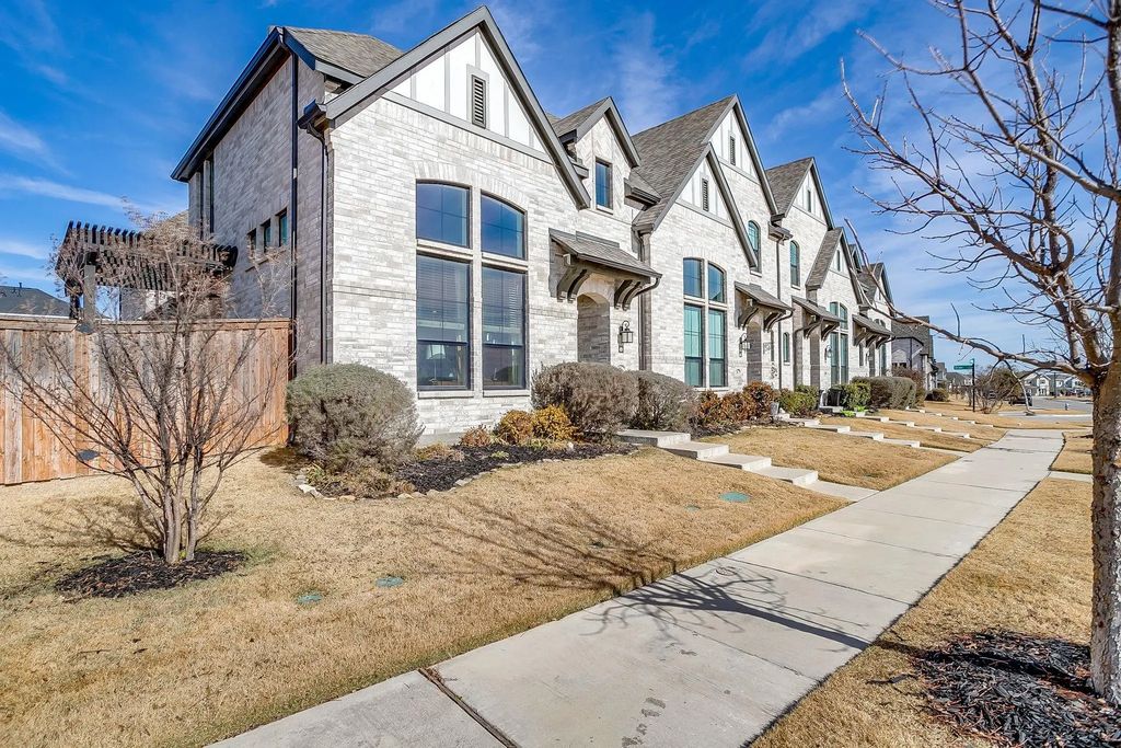 2357 Longspur Drive, Fort Worth