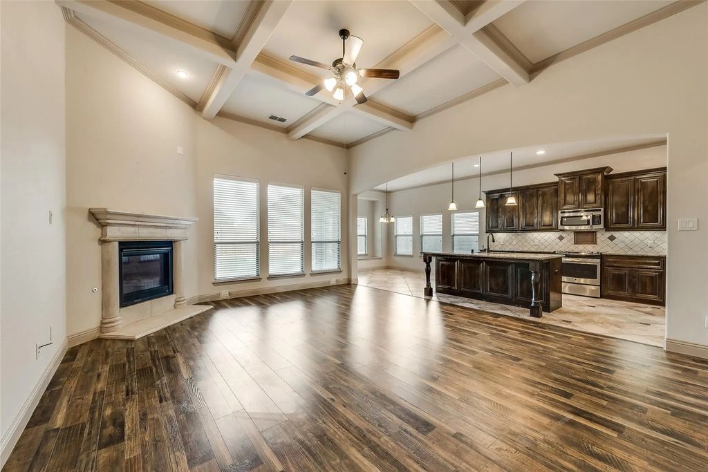 110 Thoroughbred Street, Waxahachie