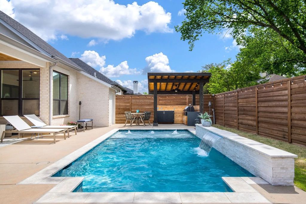 2093 Holt Way, Grapevine