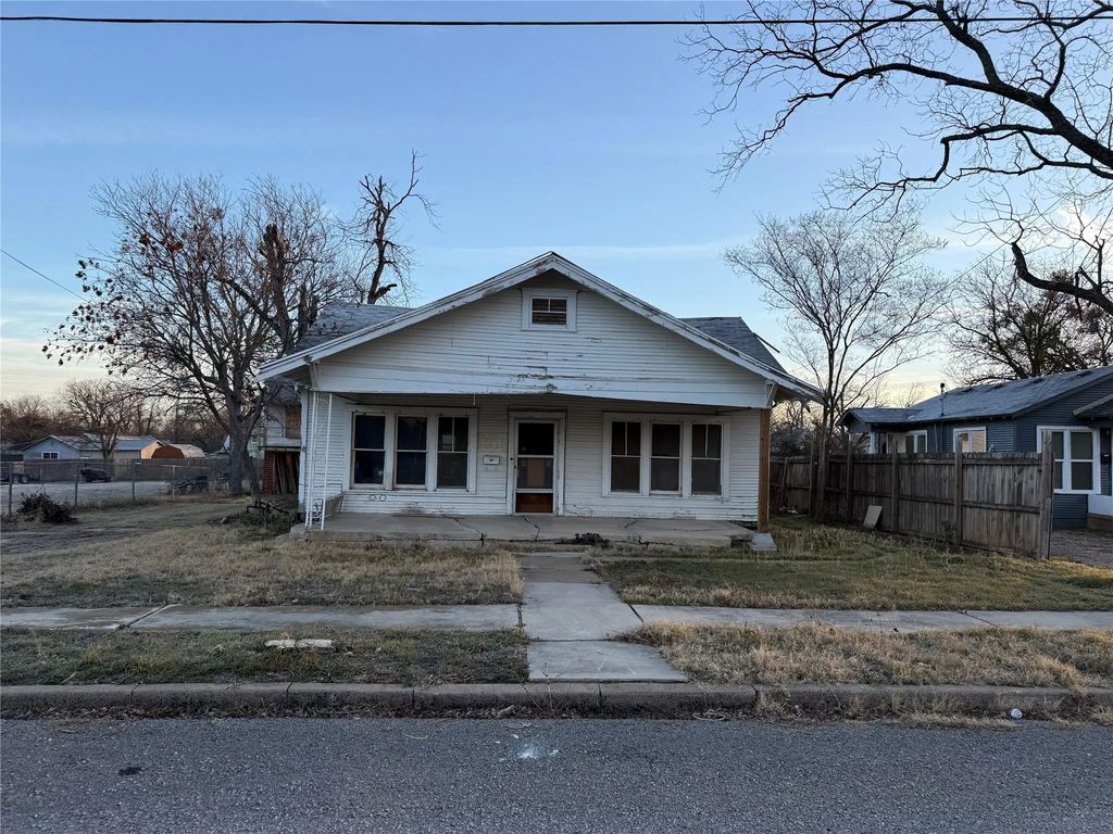 602 5th Street, Brownwood