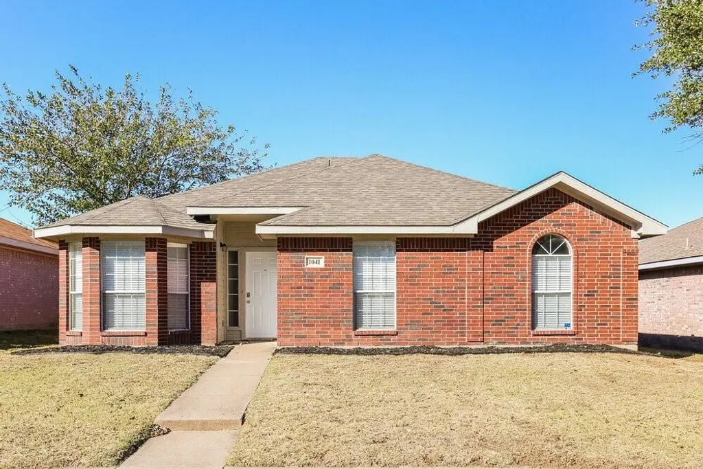 1041 Glencrest Drive, Cedar Hill