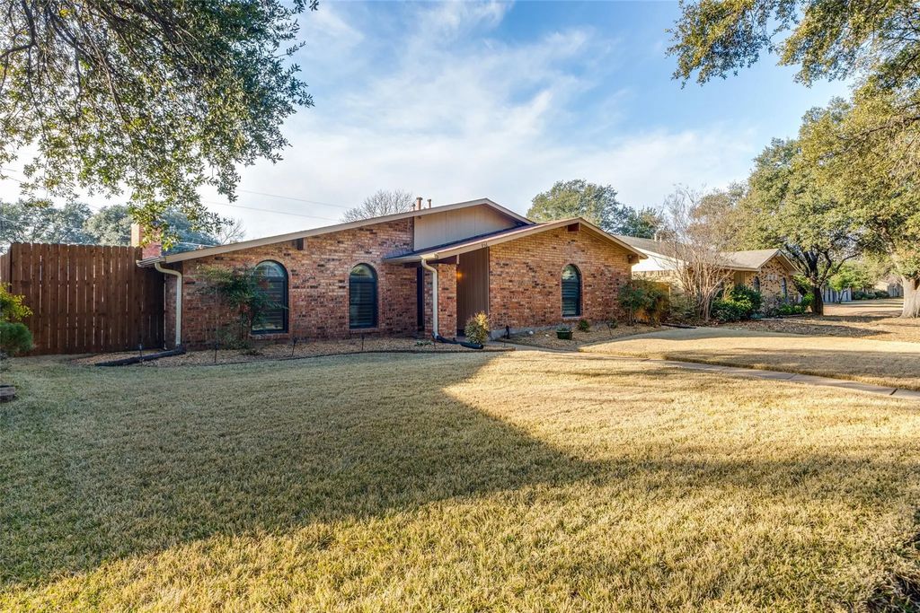 956 Windy Meadow Drive, Plano