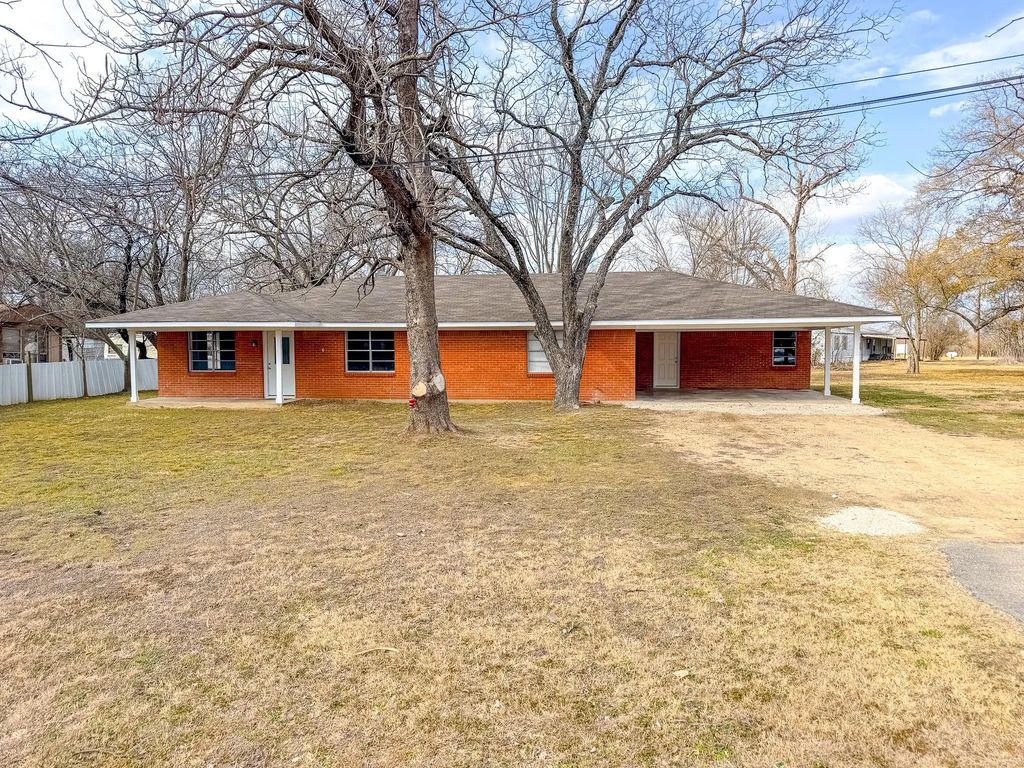 226 E Main Street, Corsicana