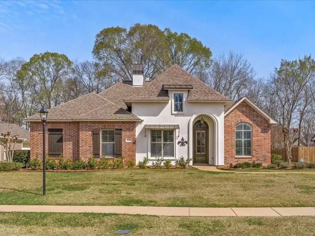 631 Ashley River Road, Shreveport