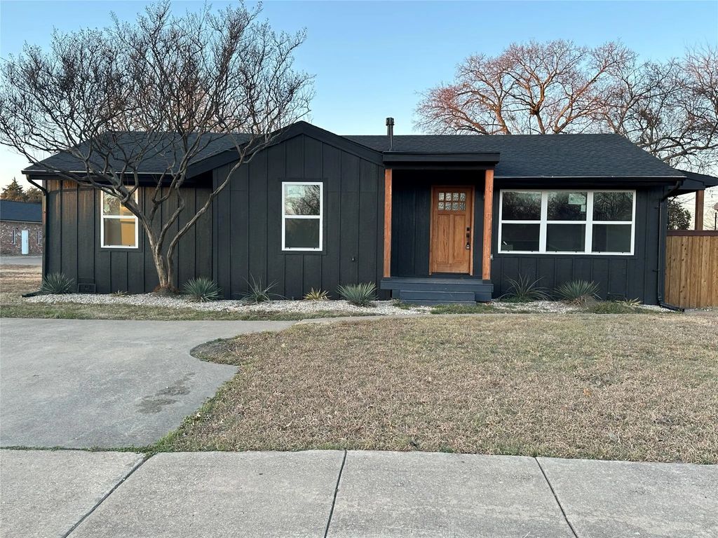 215 Southwood Drive, Garland