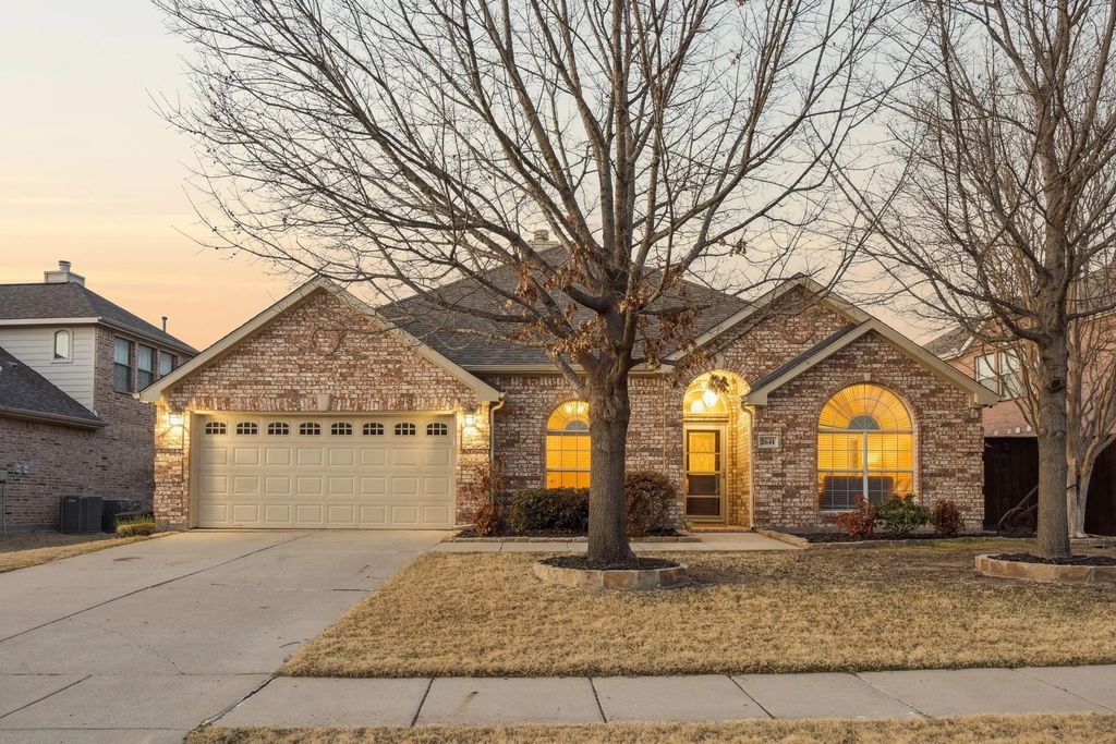 2641 Whispering Trail, Little Elm