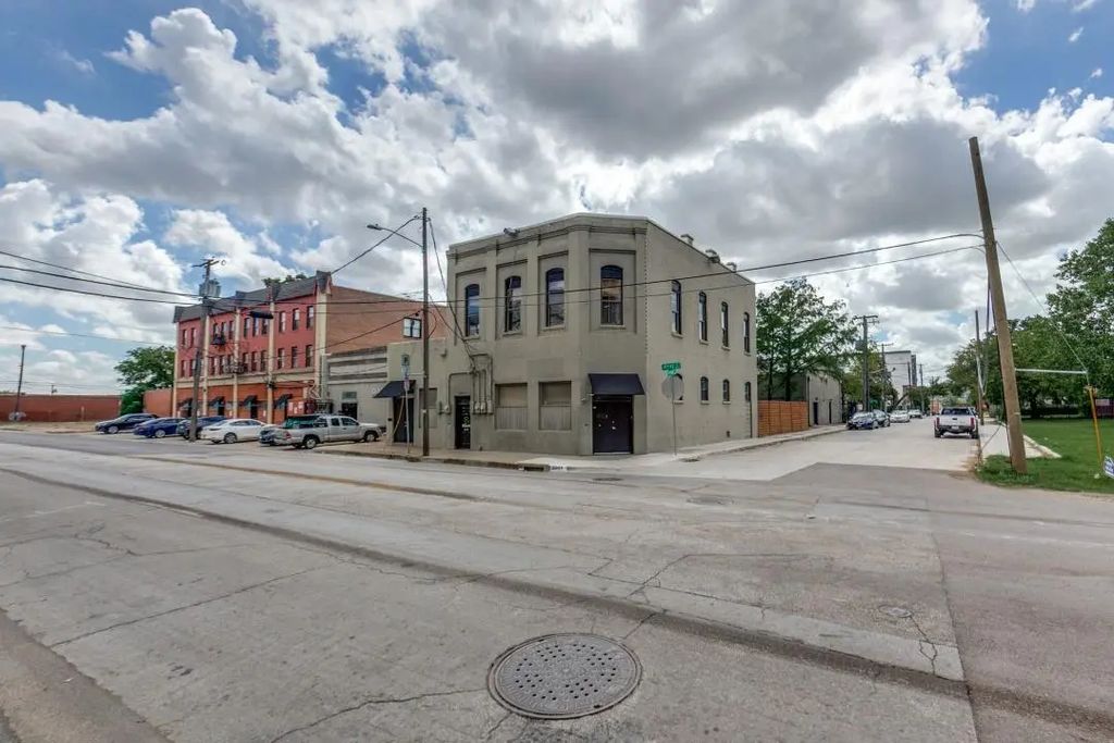 2007 S Ervay Street 2001-100, Dallas