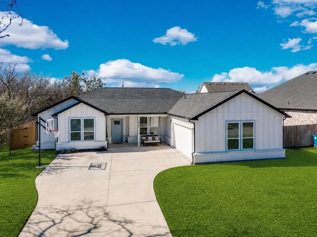 5622 Mesa Loop, Granbury
