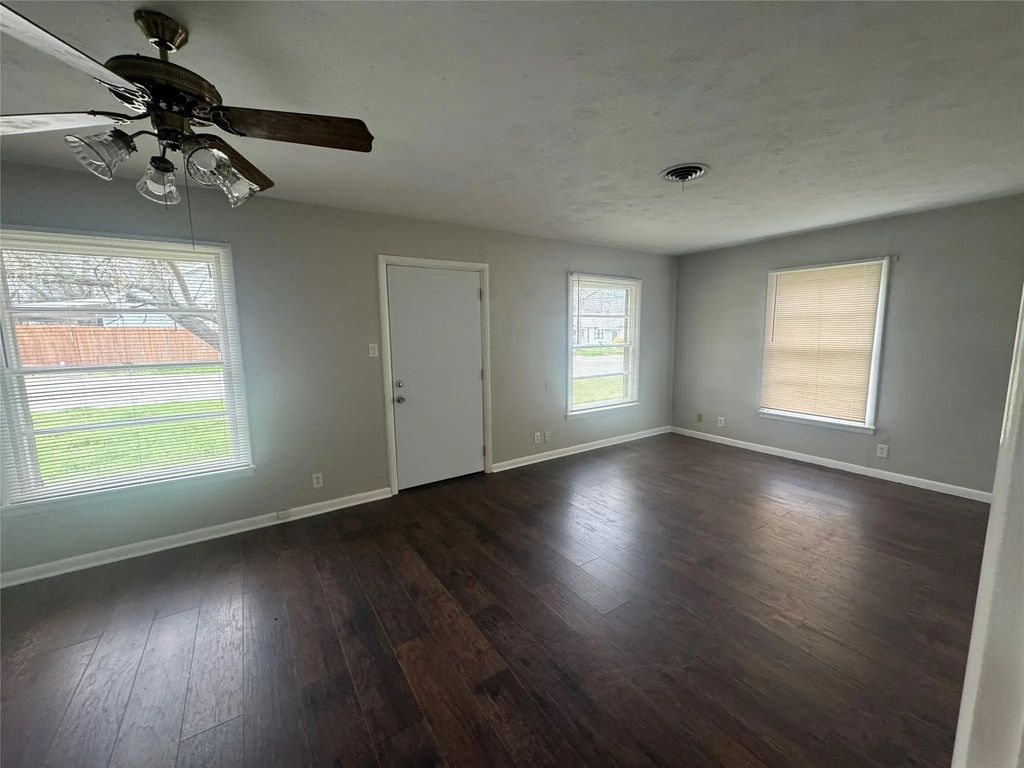 913 N 24th Street, Corsicana
