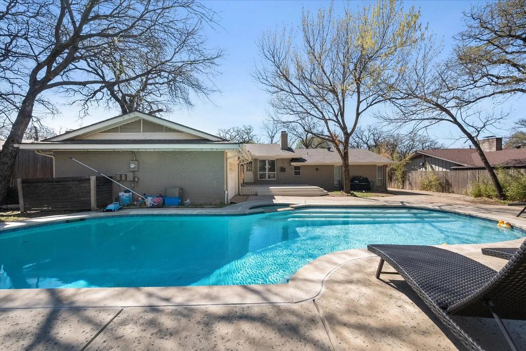 2107 Westwood Drive, Arlington