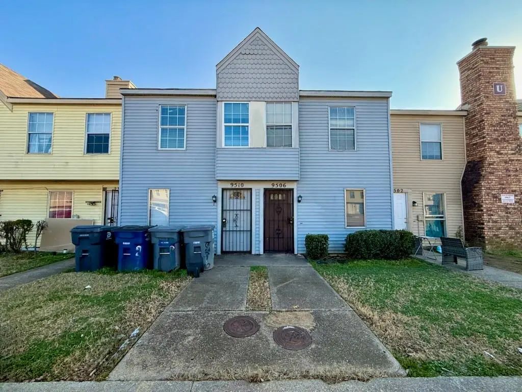 9510 Olde Towne Row, Dallas