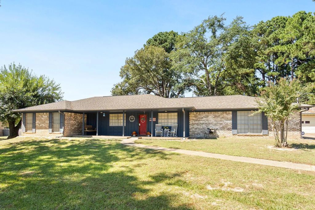 2293 An County Road 359, Palestine