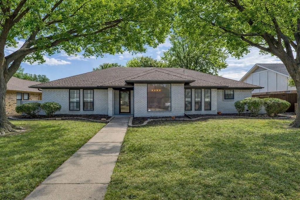 1206 Kenshire Lane, Richardson