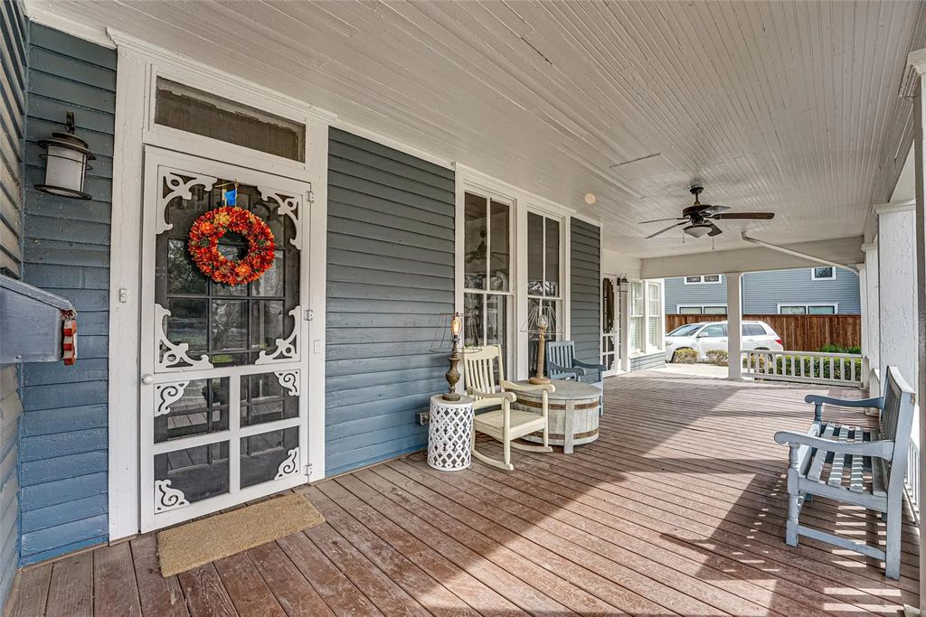 500 W Main Street, Waxahachie