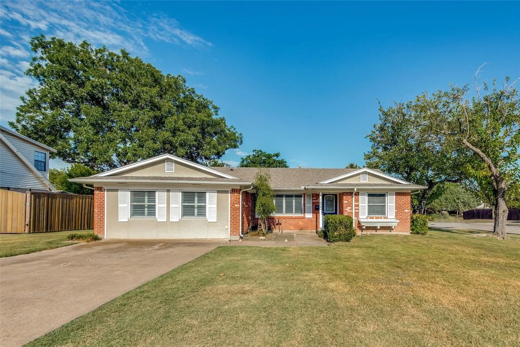 1600 West Shore Drive, Richardson