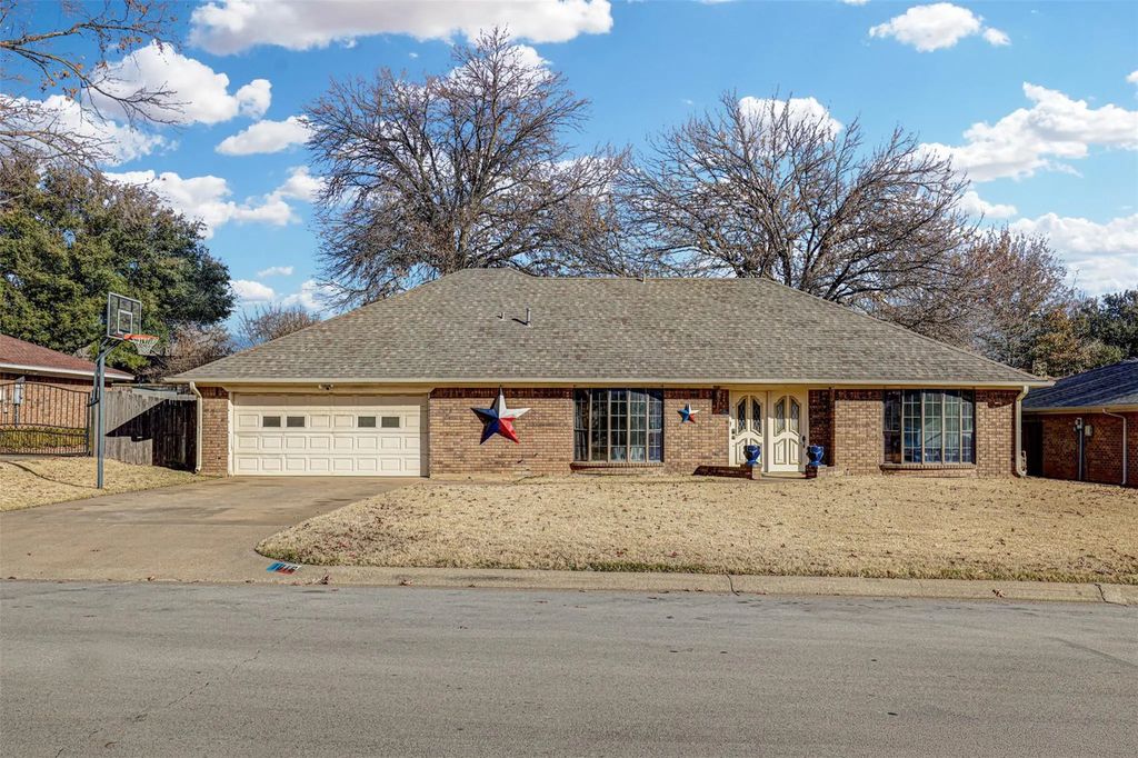 1816 Big Bend Drive, Grapevine