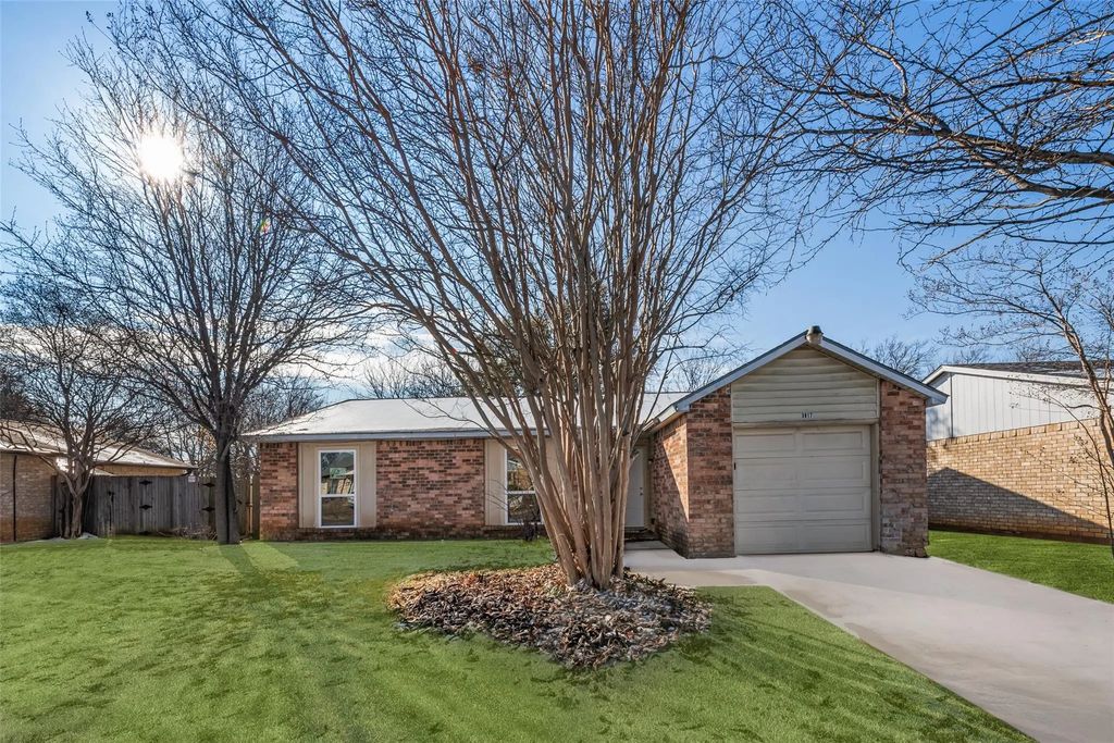 3817 Longmeadow Way, Fort Worth