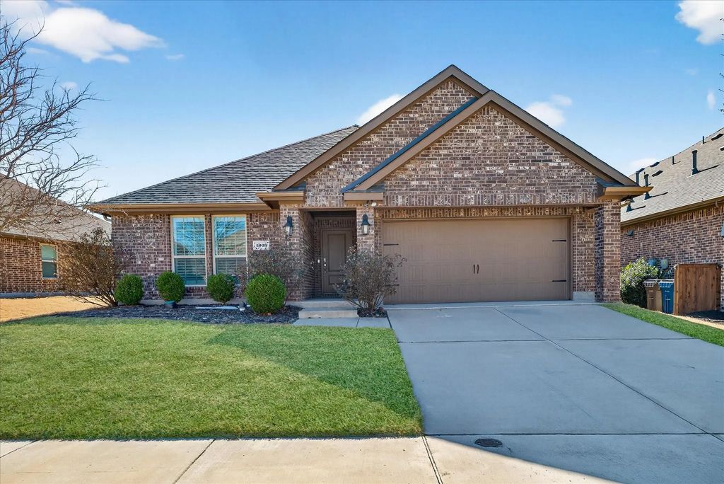 1005 Berry Street, Celina