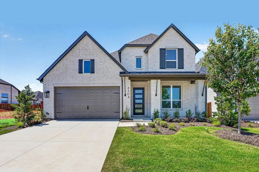 4303 Silver Spur Court, Aubrey