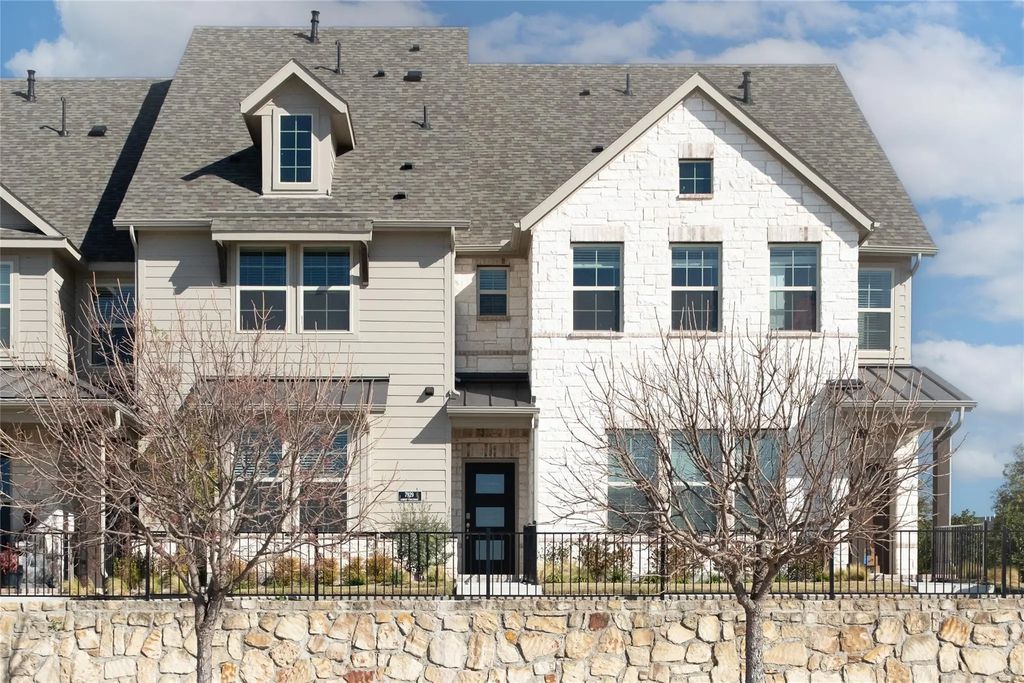 7929 Sunset Boulevard, Rowlett