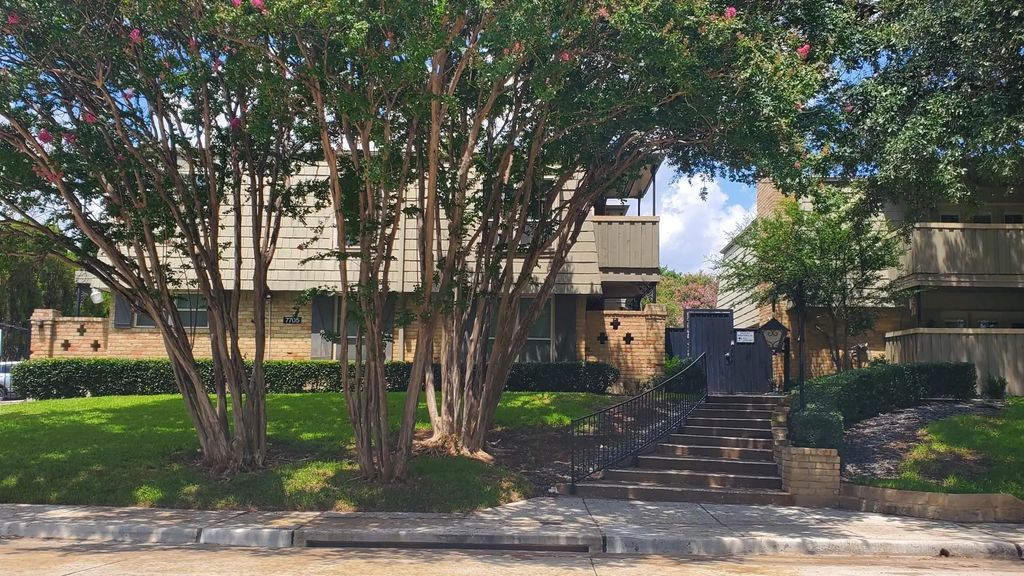 7700 Meadow Park Drive 116, Dallas
